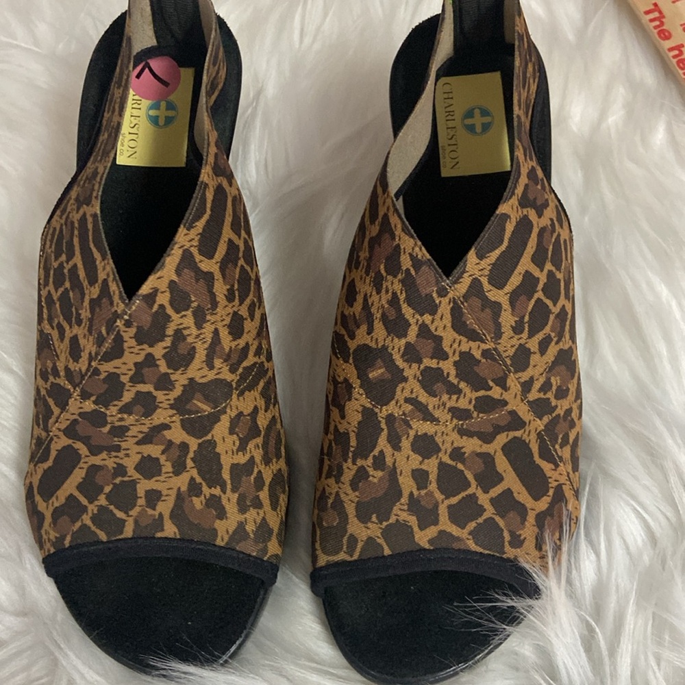 CHARLESTON SHOE CO. Sz 7 Brown Leopard Women’s Heels - Picture 9 of 9